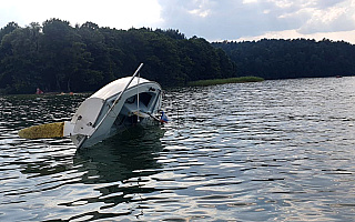 Na jeziorze Ukiel wywróciła się łódź, którą płynęło dwóch mężczyzn z dziećmi